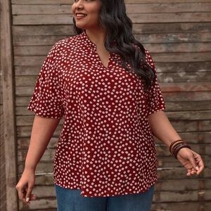 EMERY ROSE Plus Notched Ditsy Floral Batwing Sleeve Blouse